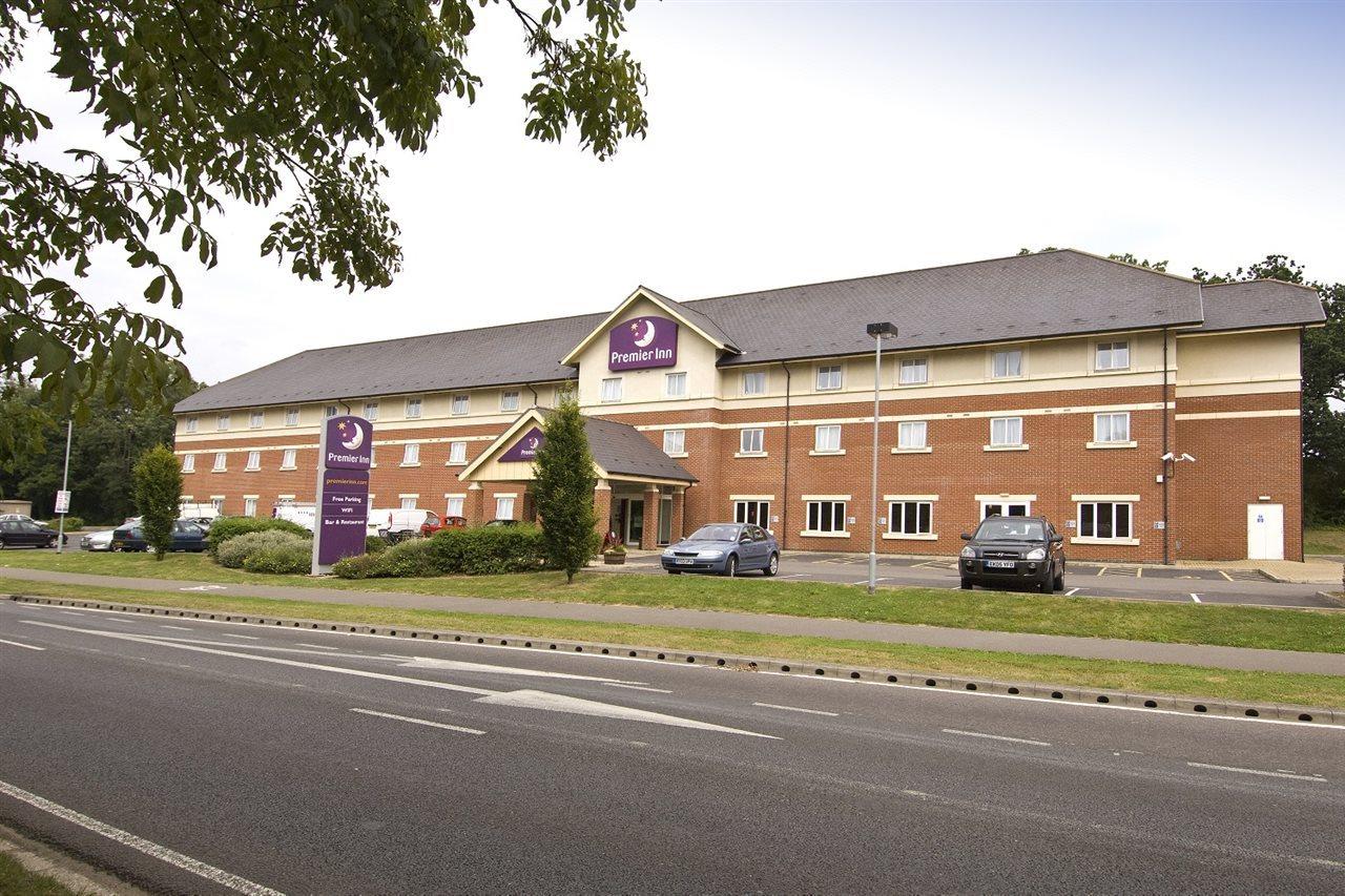 Premier Inn Gatwick Crawley Town West Dış mekan fotoğraf